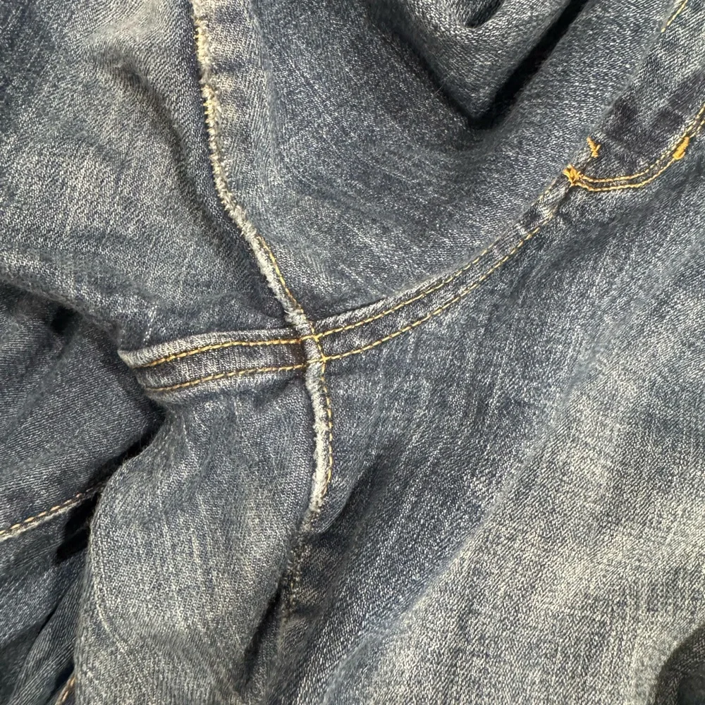 Old Navy Women's Straight Leg Blue Jeans - Picture 10 of 11